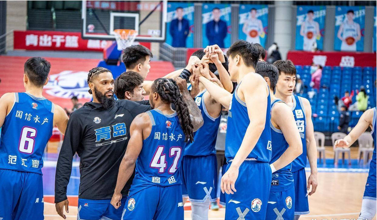 山东男篮的主教练